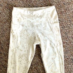 Apana Women’s leggings medium. Great condition.